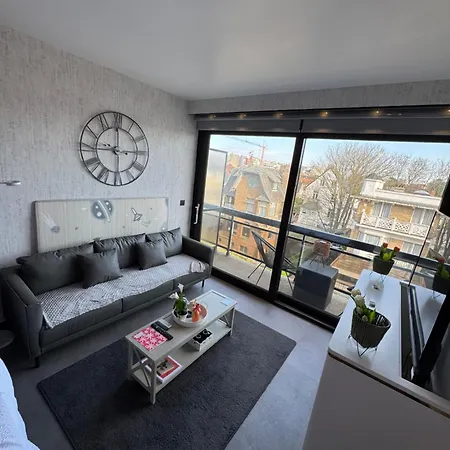 Avec Salle De Douche Cosy à Avec Balcon By La Conciergerie De Panne