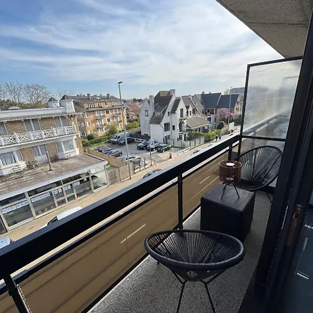 Avec Salle De Douche Cosy à Avec Balcon By La Conciergerie * De Panne